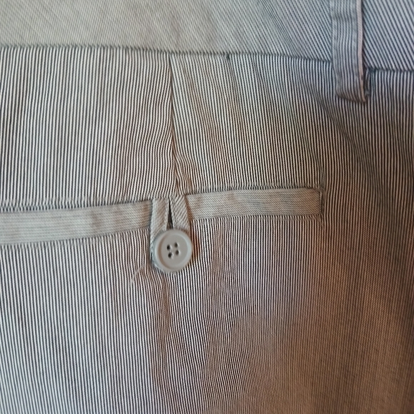 New York & Company Women's Gray Stretch Pinstripe Pencil Skirt Size 16 - Picture 5 of 9